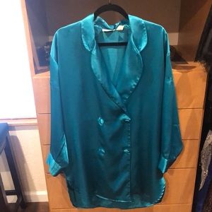 Victoria’s Secret short robe / long top